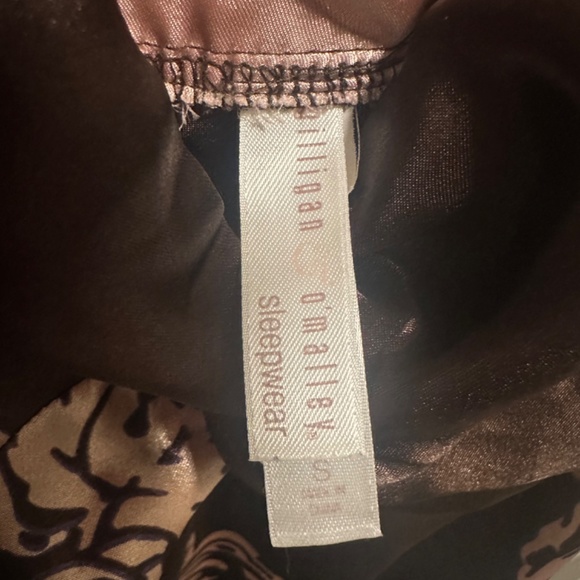 Nightgown & Matching Robe - Picture 4 of 8